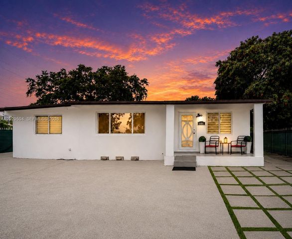 6404 Meade Street, Hollywood, FL 33024