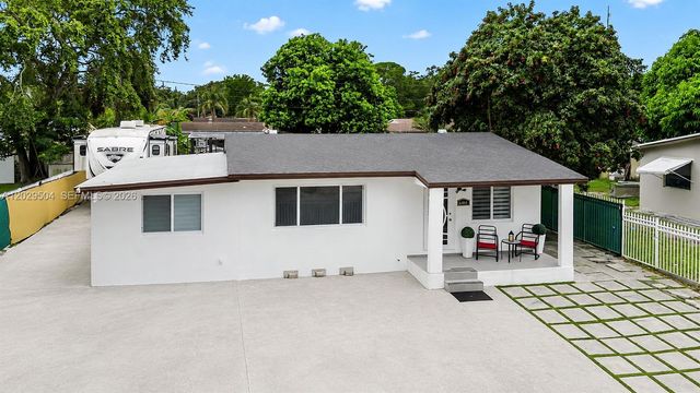 6404 Meade Street, Hollywood, FL 33024