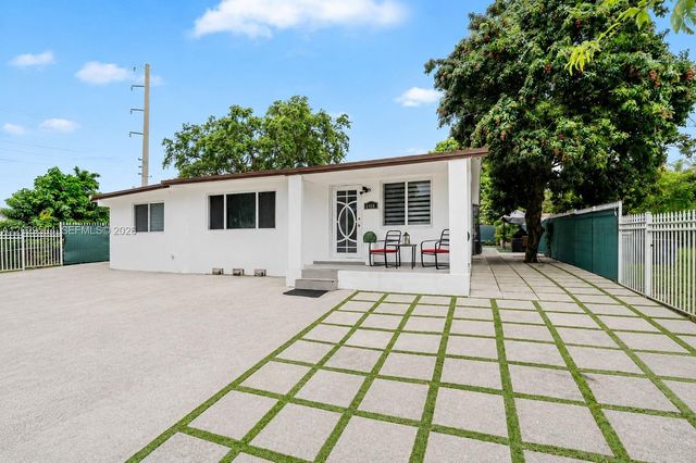 6404 Meade Street, Hollywood, FL 33024