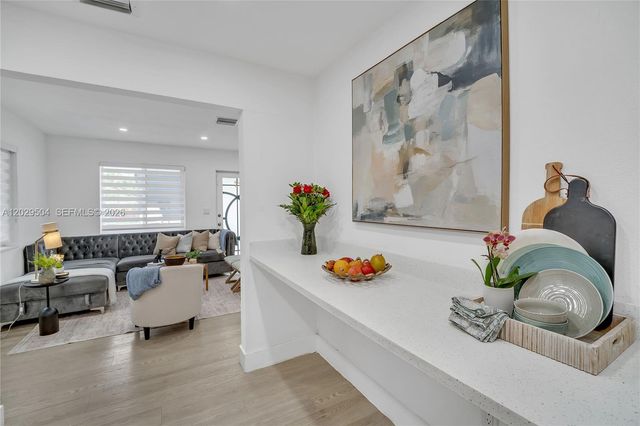 6404 Meade Street, Hollywood, FL 33024