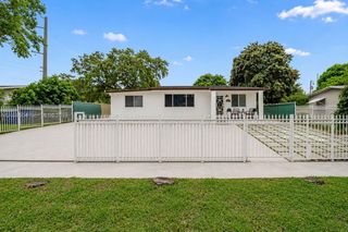 6404 Meade Street, Hollywood, FL 33024