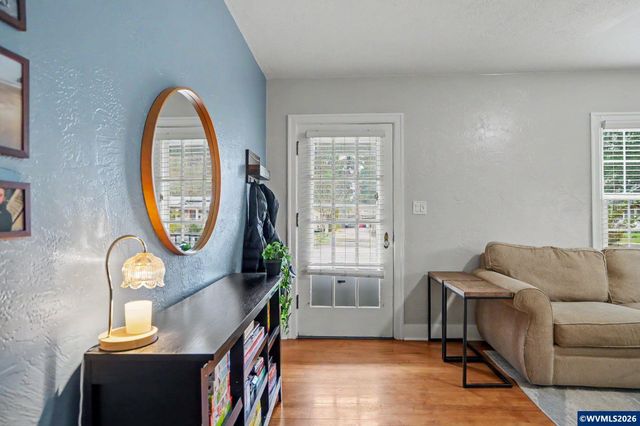 461 SW Court St, Dallas, OR 97338