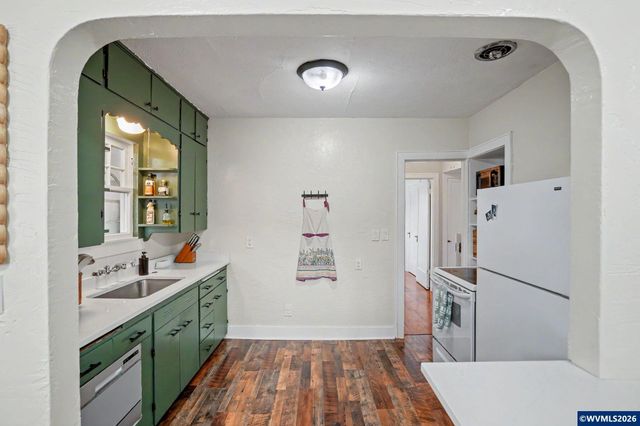 461 SW Court St, Dallas, OR 97338