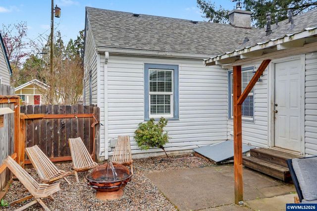 461 SW Court St, Dallas, OR 97338