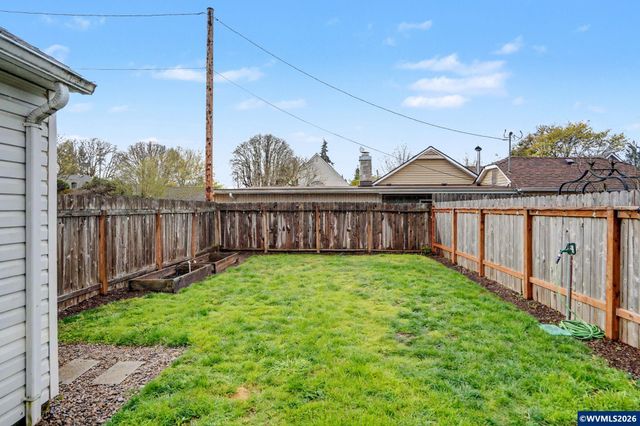 461 SW Court St, Dallas, OR 97338