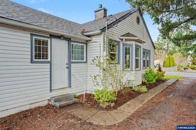 461 SW Court St, Dallas, OR 97338