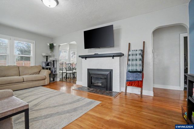 461 SW Court St, Dallas, OR 97338