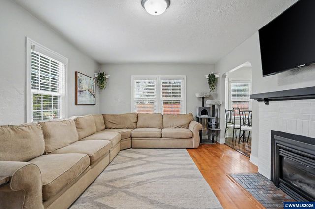 461 SW Court St, Dallas, OR 97338