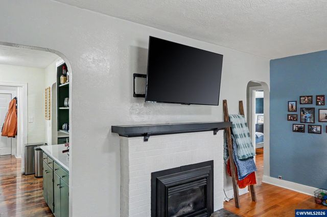 461 SW Court St, Dallas, OR 97338