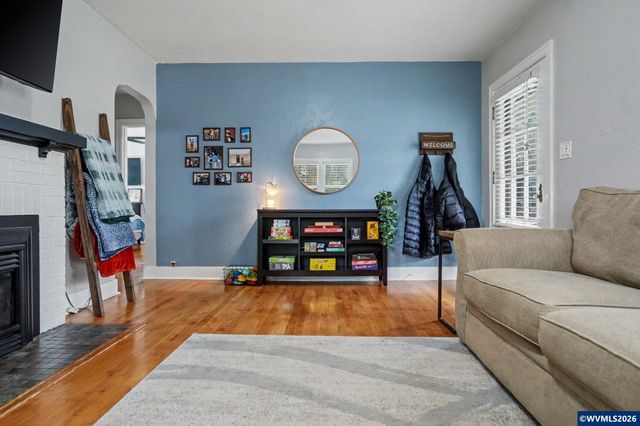 461 SW Court St, Dallas, OR 97338