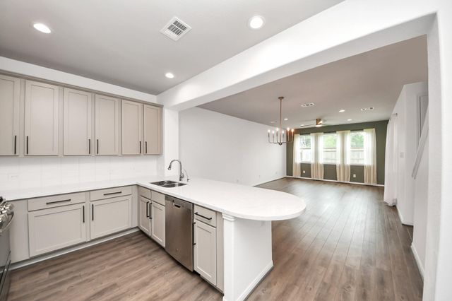 7321 Hinsdale Drive, Pasadena, TX 77505