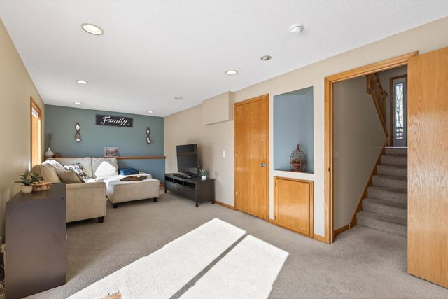 11683 10th Street NE, Hanover, MN 55341