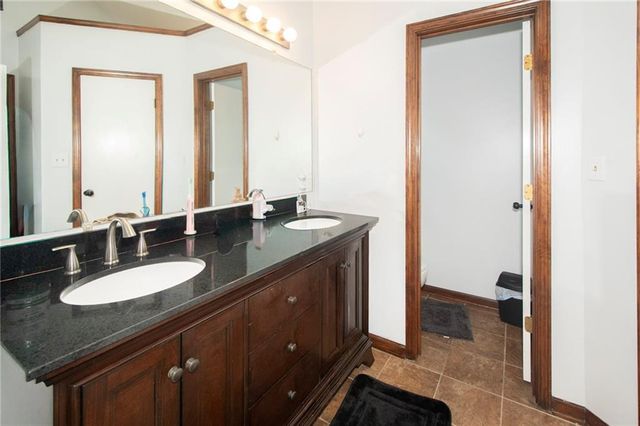 15216 W 132nd Place, Olathe, KS 66062