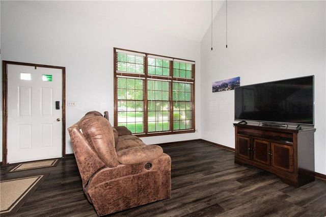 15216 W 132nd Place, Olathe, KS 66062