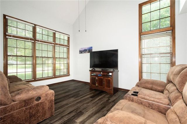 15216 W 132nd Place, Olathe, KS 66062