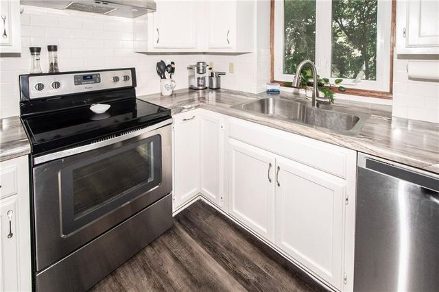 15216 W 132nd Place, Olathe, KS 66062