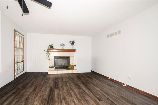 15216 W 132nd Place, Olathe, KS 66062