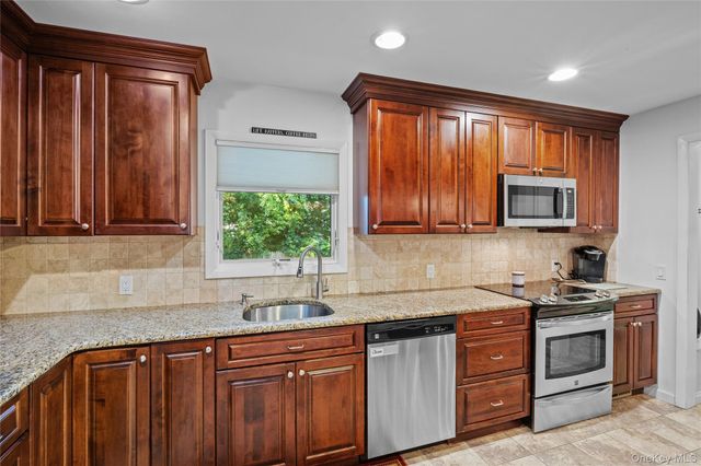 141 Fire Lane, Wading River, NY 11792