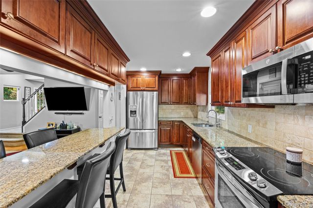 141 Fire Lane, Wading River, NY 11792