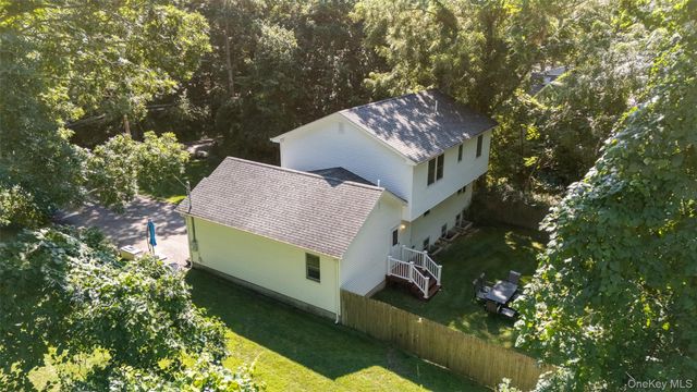 141 Fire Lane, Wading River, NY 11792