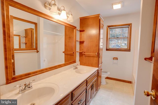 221 CLIFFSIDE DR, Lewistown, PA 17044