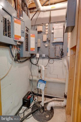 221 CLIFFSIDE DR, Lewistown, PA 17044