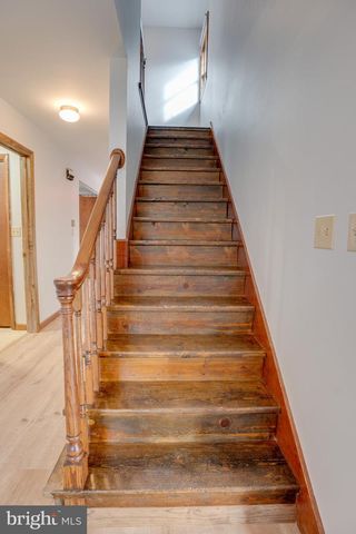 221 CLIFFSIDE DR, Lewistown, PA 17044