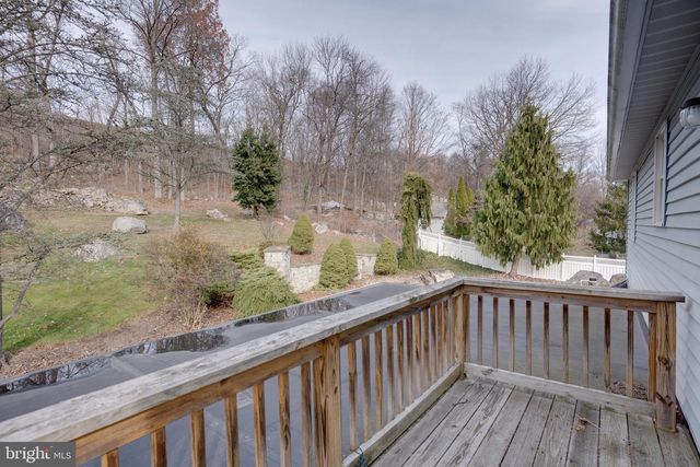 221 CLIFFSIDE DR, Lewistown, PA 17044