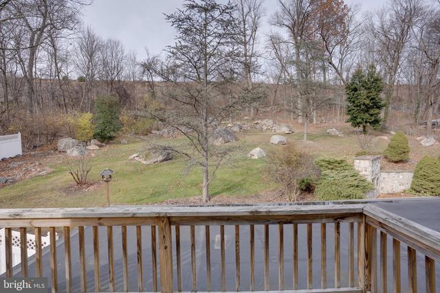 221 CLIFFSIDE DR, Lewistown, PA 17044