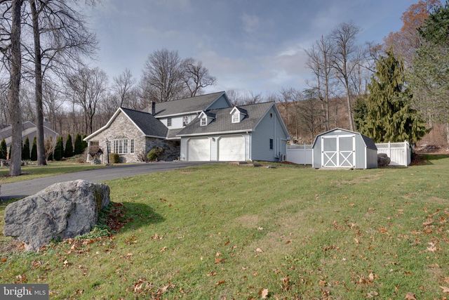 221 CLIFFSIDE DR, Lewistown, PA 17044