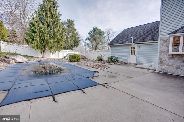 221 CLIFFSIDE DR, Lewistown, PA 17044