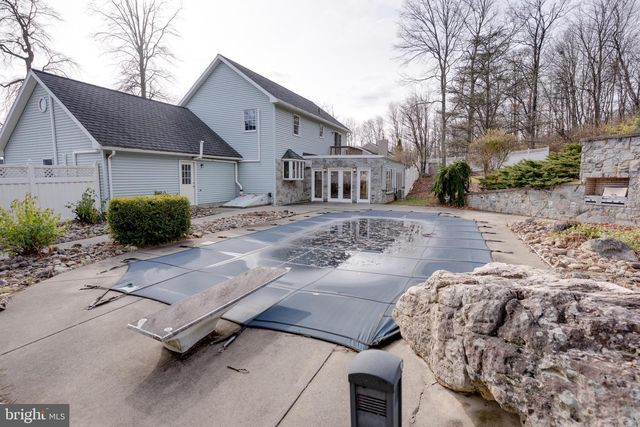 221 CLIFFSIDE DR, Lewistown, PA 17044