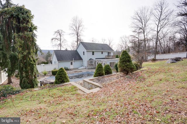 221 CLIFFSIDE DR, Lewistown, PA 17044