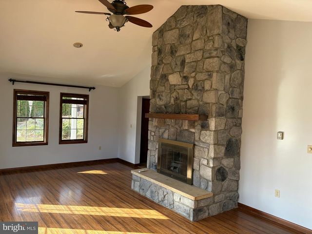 221 CLIFFSIDE DR, Lewistown, PA 17044