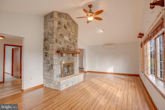 221 CLIFFSIDE DR, Lewistown, PA 17044