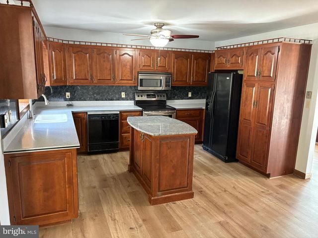 221 CLIFFSIDE DR, Lewistown, PA 17044