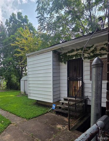 4705 Kossuth Avenue, St Louis, MO 63115