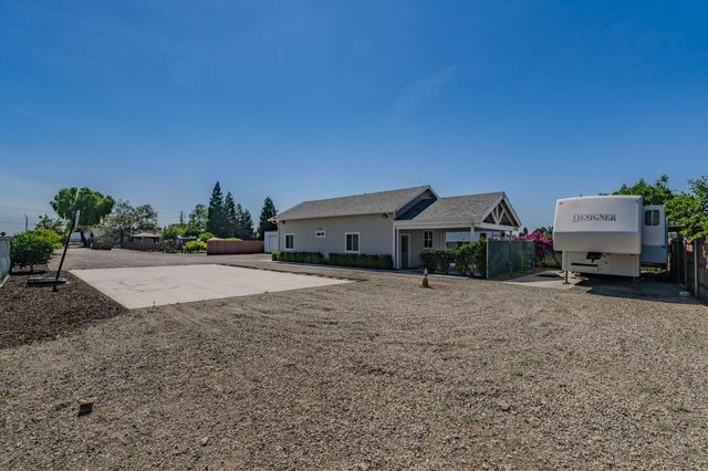 1941 N Main Street, Manteca, CA 95336