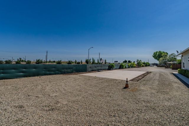 1941 N Main Street, Manteca, CA 95336