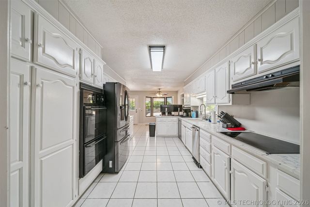 16580 W 81st Street S, Sapulpa, OK 74066