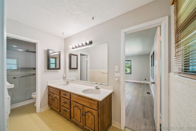 16580 W 81st Street S, Sapulpa, OK 74066
