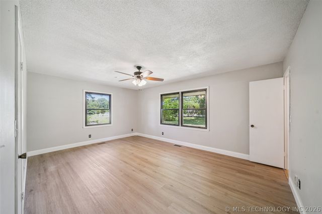 16580 W 81st Street S, Sapulpa, OK 74066