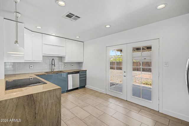 6713 E LATHAM Street, Scottsdale, AZ 85257