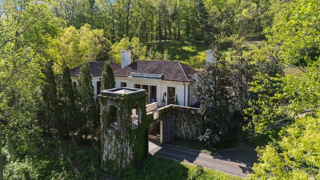 1500 Chickering Rd, Nashville, TN 37215