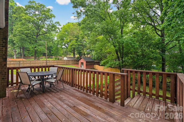 1623 Lumarka Drive, Charlotte, NC 28212