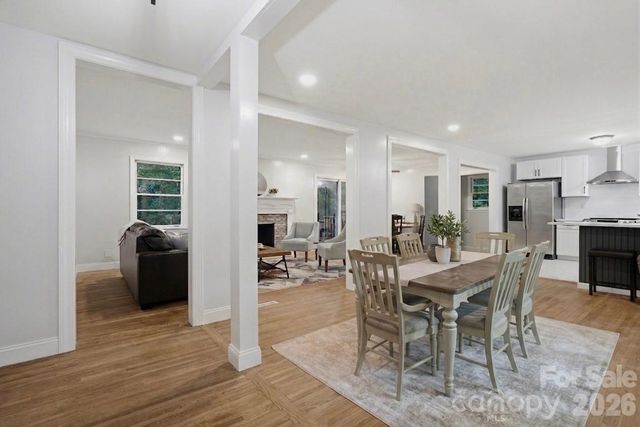 1623 Lumarka Drive, Charlotte, NC 28212