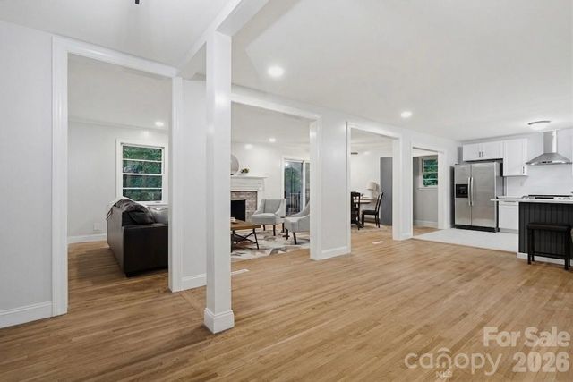 1623 Lumarka Drive, Charlotte, NC 28212