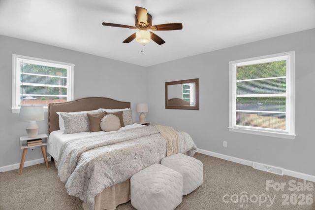 1623 Lumarka Drive, Charlotte, NC 28212
