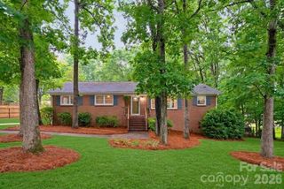 1623 Lumarka Drive, Charlotte, NC 28212