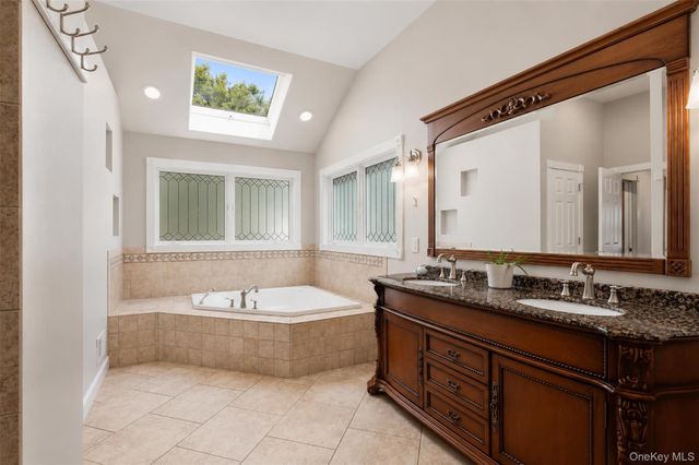 12 Leeside Road, Carmel, NY 10512